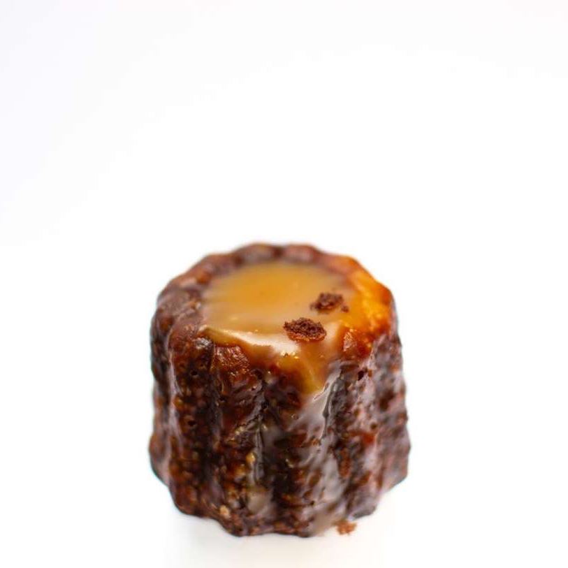 Карамельний канеле